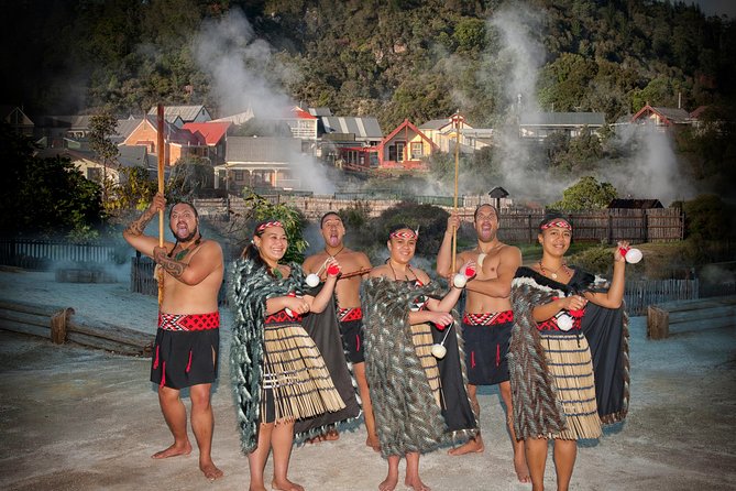 Hobbiton & Rotorua Living Māori Village Private Tour Ex-Auckland - Who will get the most from this tour