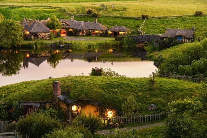 Hobbiton & Waitomo Caves Exclusive Luxury Day Tour From Auckland - Hobbiton’s 44 hobbit holes and Green Dragon Inn