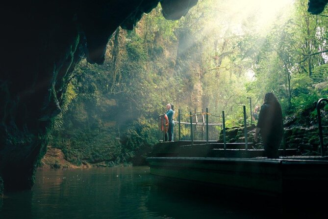 Hobbiton & Waitomo Caves Small-Group Tour W Lunch from Auckland - Karapiro gives the morning a breathing space