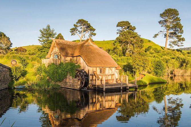 Hobbiton & Waitomo Caves Small-Group Tour W Lunch from Auckland - Lunch in Otorohanga