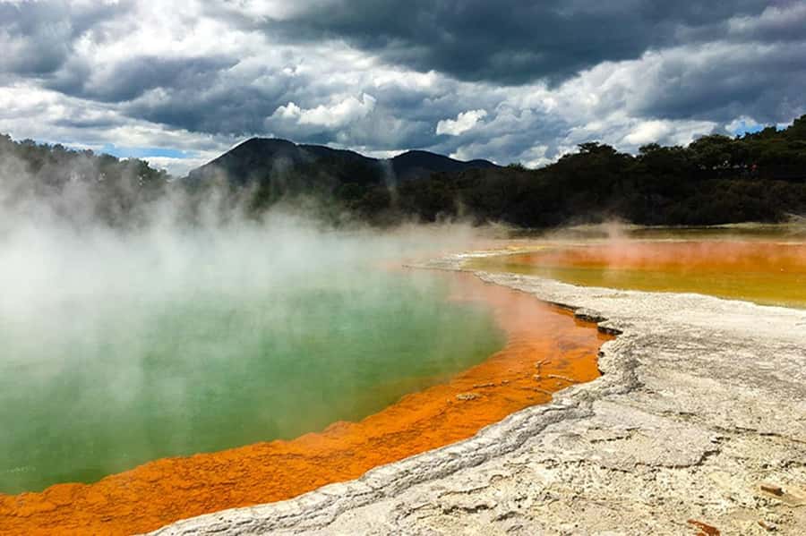 Hobbiton, Waitomo, Rotorua & Taupo 2-Day Tour from Auckland - Why this route works in only two days