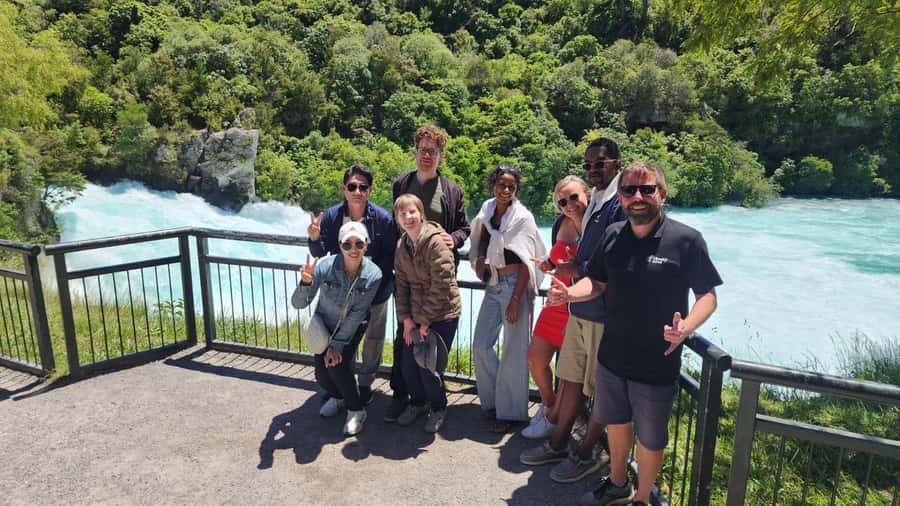 Hobbiton, Waitomo, Rotorua & Taupo 2-Day Tour from Auckland - A short stop before Hobbiton