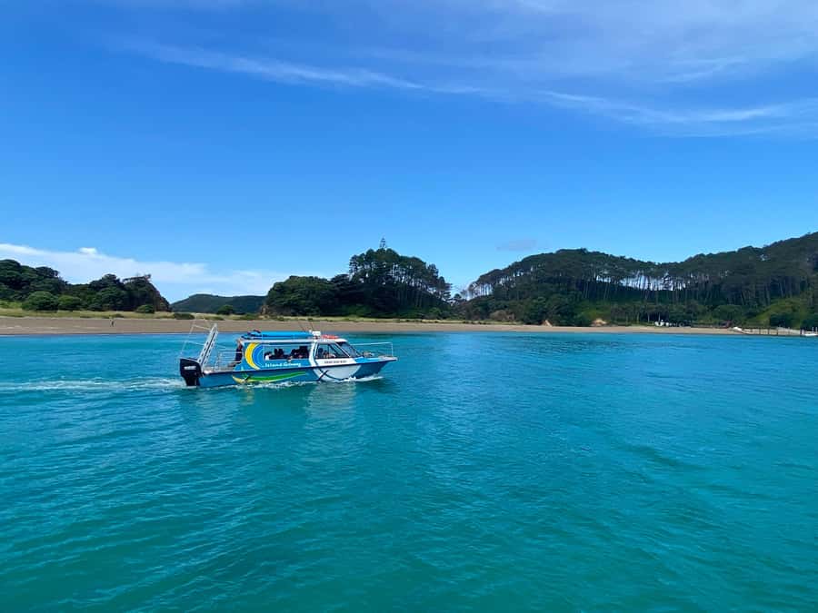 Hole in the Rock Tour & Bay of Islands Cruise - Fast boat comfort, clothing, and food