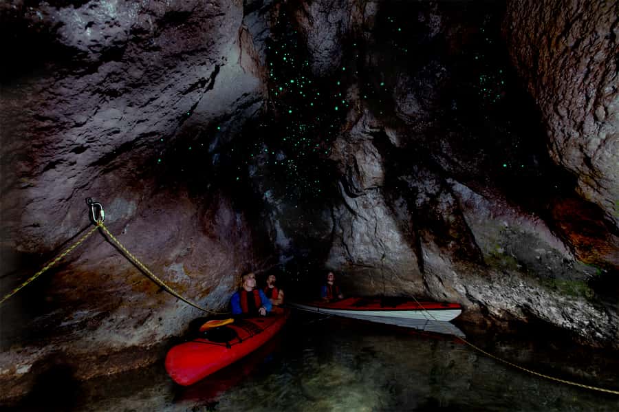 Hot Pools Kayak & Evening Barbecue - Why the boat-only hot pools make this trip special