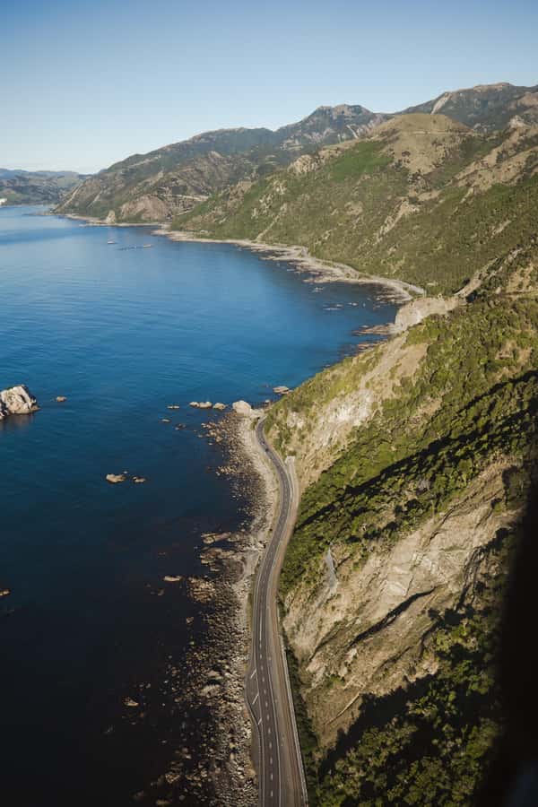 Kaikoura: 1-Hour Whale Watching Helicopter Tour - Why this helicopter flight is different from a boat trip