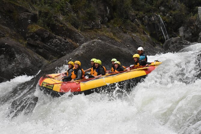 Kaituna Cascades - Grade 5 Wairoa River near Tauranga - The lower four kilometers give you room to settle in