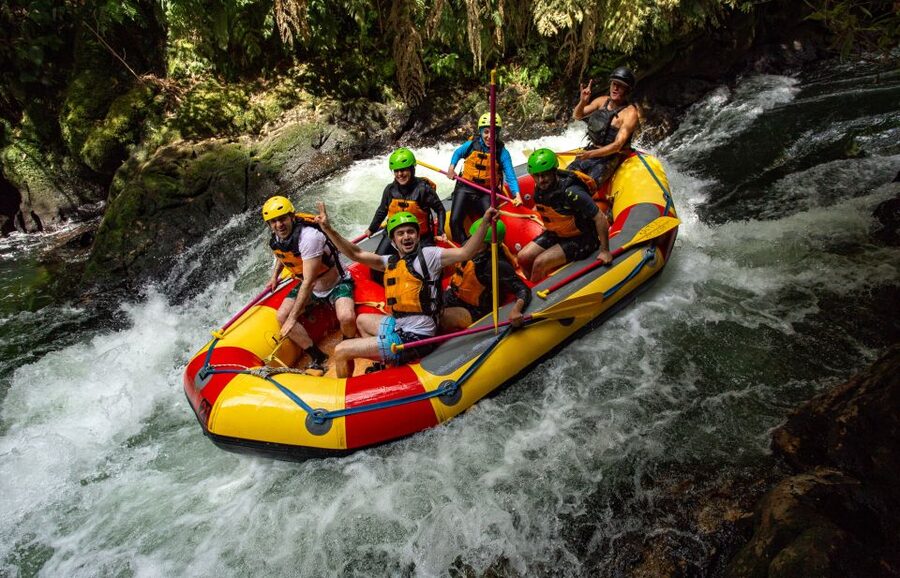 Kaituna River and Tutea Falls Whitewater Rafting - The guides make the Grade 5 river approachable