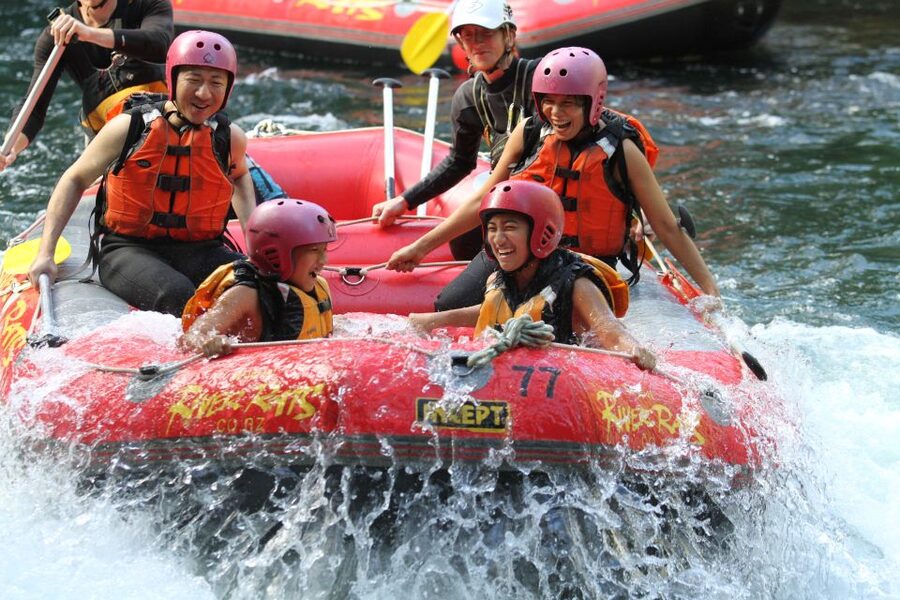 Kaituna River Rafting Grade 5 - The drop over Tutea Falls