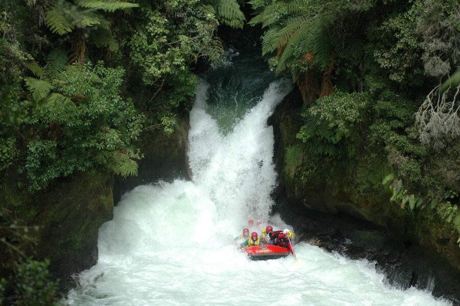 Kaituna River Rafting Grade 5 - Getting ready before the water