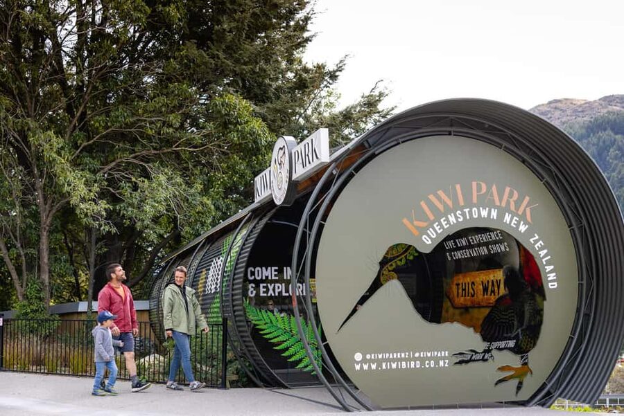 Kiwi Park Admission Ticket - The conservation show brings the park to life