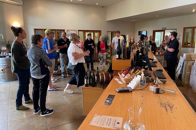 Kumeu Wine Tour - Guides, pacing, and the small-group feel