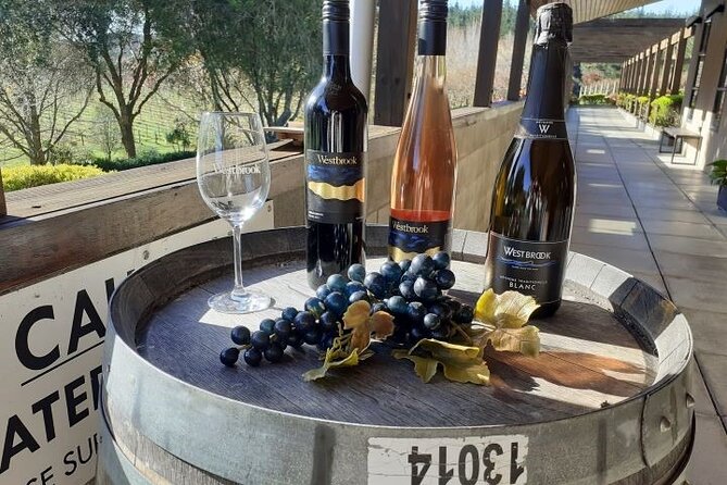Kumeu Winery Boutique Tour with Gourmet Lunch from Auckland - Kumeu wine country without a full-day commitment