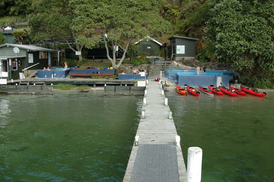 Lake Rotoiti & Hot Pools Guided Kayak - Key points to know before you book