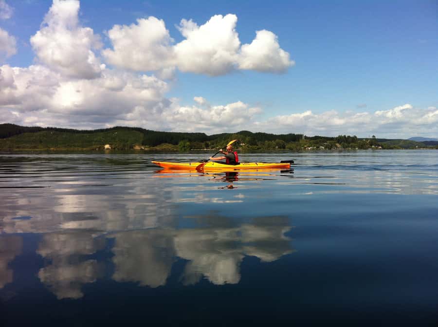 Lake Rotoiti & Hot Pools Guided Kayak - One hour across Lake Rotoiti