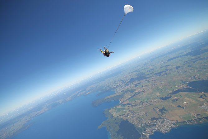 Lake Taupo 12,000-Foot Tandem Skydiving - The parachute ride back to Taupo
