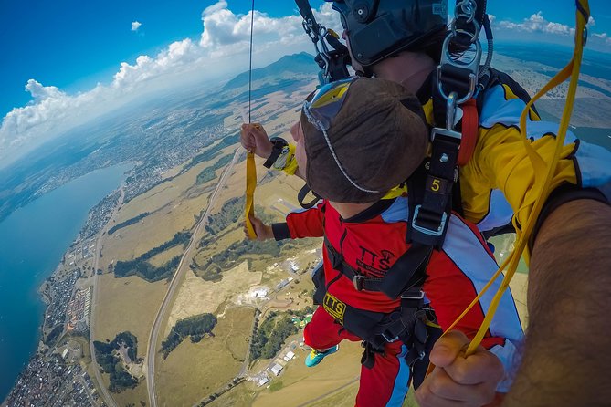 Lake Taupo 12,000-Foot Tandem Skydiving - Group size, fitness, and weight rules