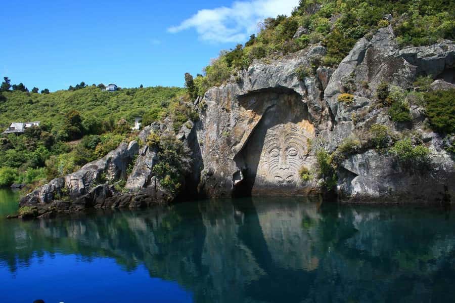 Lake Taupo: Maori Rock Carvings 10.30 AM 1.5-Hour Cruise - Leaving Taupō Boat Harbour at 10:30