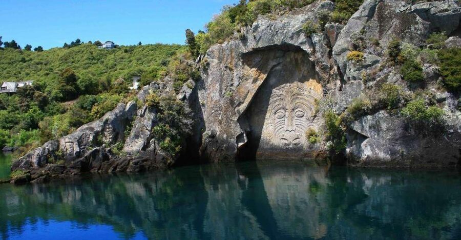 Lake Taupo: Maori Rock Carvings 10.30 AM 1.5-Hour Cruise - The optional trout-fishing demonstration