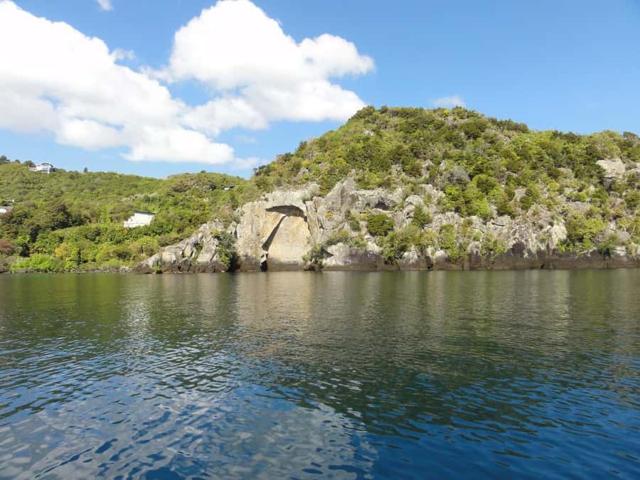 Lake Taupo: Maori Rock Carvings 10.30 AM 1.5-Hour Cruise - How weather changes the experience