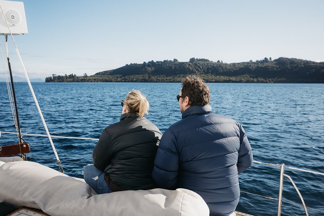 Lake Taupō Private Day Tour from Auckland to Māori Rock Carvings - What the $588.92 price really covers