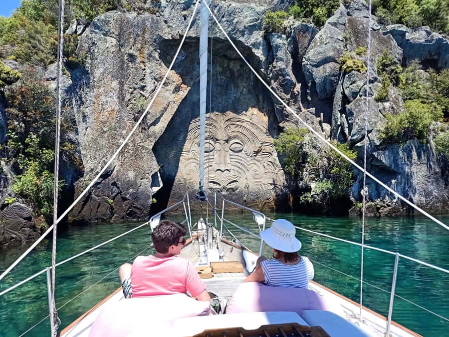 Lake Taupo: Sailboat Trip to the Maori Rock Carvings - Morning, afternoon, or sunset?