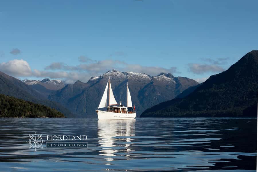 Lake Te Anau: 3-Hour Boat Cruise with Guided Walk - Key points at a glance