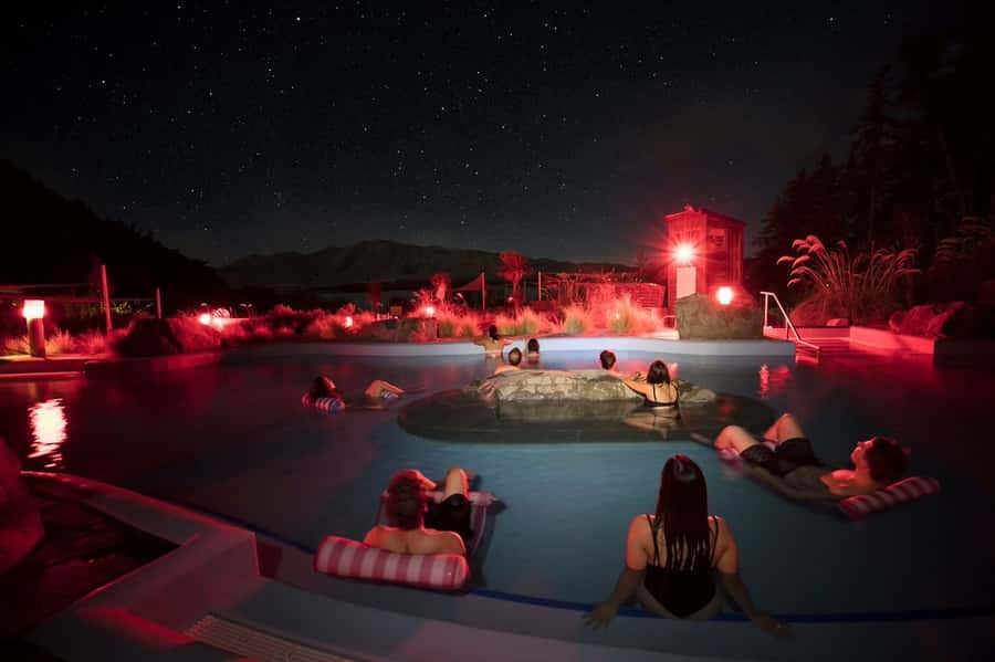 Lake Tekapo: 1.5-Hour Hot Pools & Stargazing Experience - Why Lake Tekapo is made for night-sky viewing