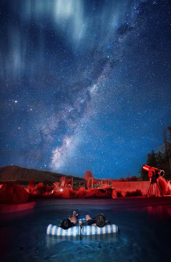 Lake Tekapo: 1.5-Hour Hot Pools & Stargazing Experience - Useful changing-room details