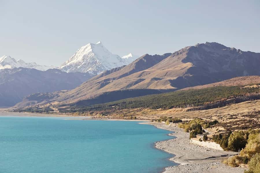 Lake Tekapo: Glaciers, Mountains, and Landscapes Scenic Tour - Reaching the musterers hut
