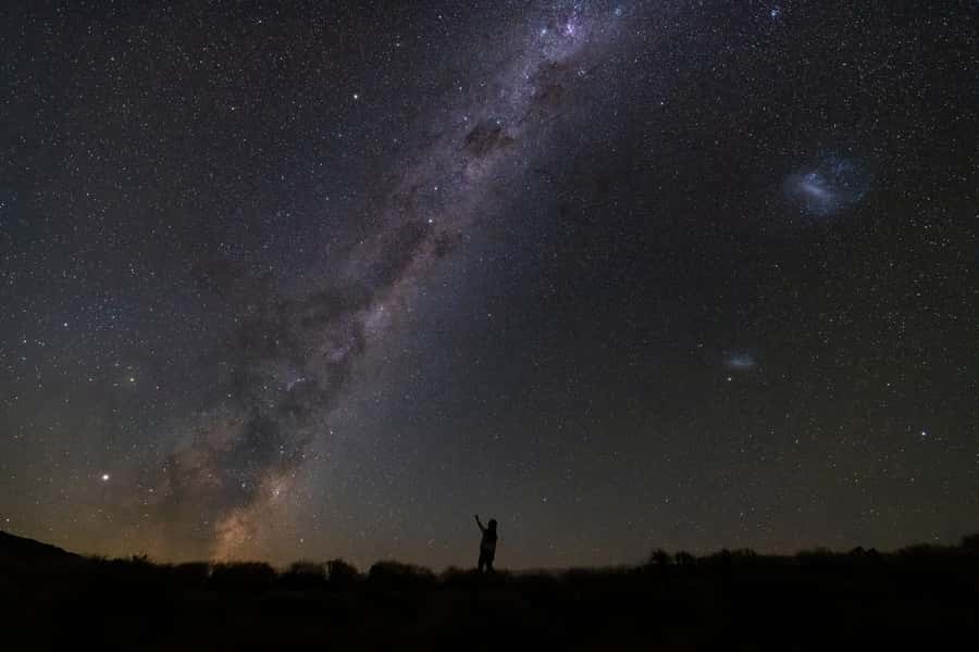 Lake Tekapo: Mountaintop Stargazing at Mount John Summit - Weather, wind, and moonlight can reshape the evening