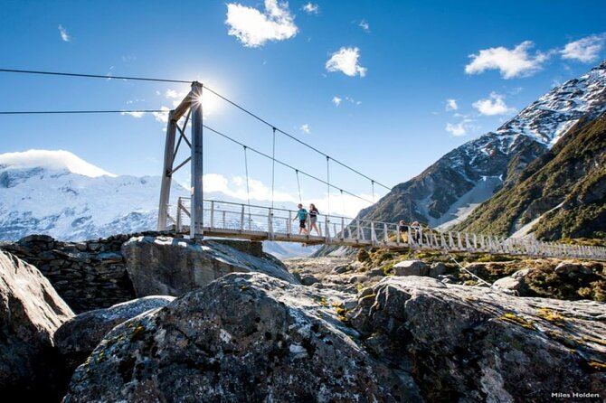 Lake Tekapo to Mt Cook One-Way Small Group Tour - Guides who make the transfer more useful