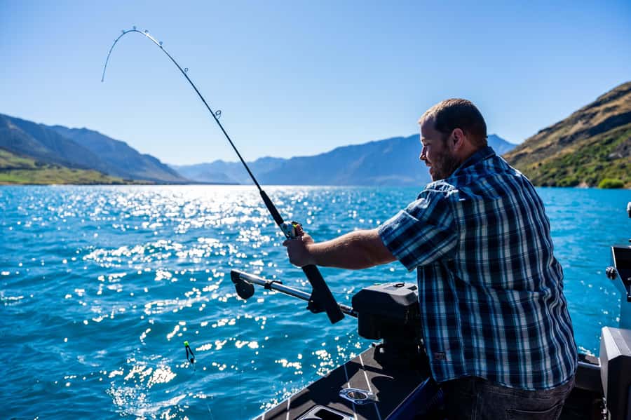 Lake Wakatipu: 3 Hour Fishing Adventure by Boat - Timing, flexibility, and a few useful tips