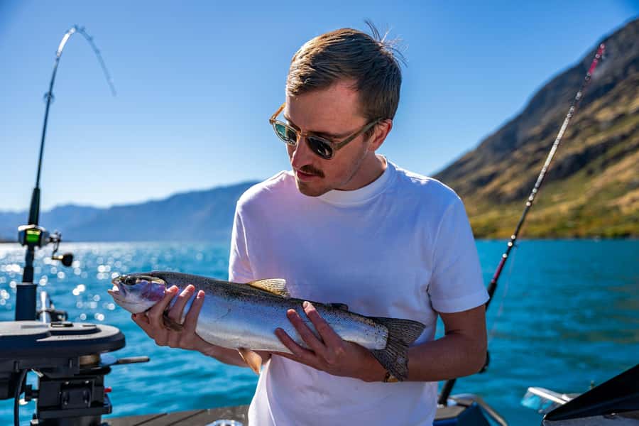 Lake Wakatipu: 3 Hour Fishing Adventure by Boat - Premium gear and downrigger fishing