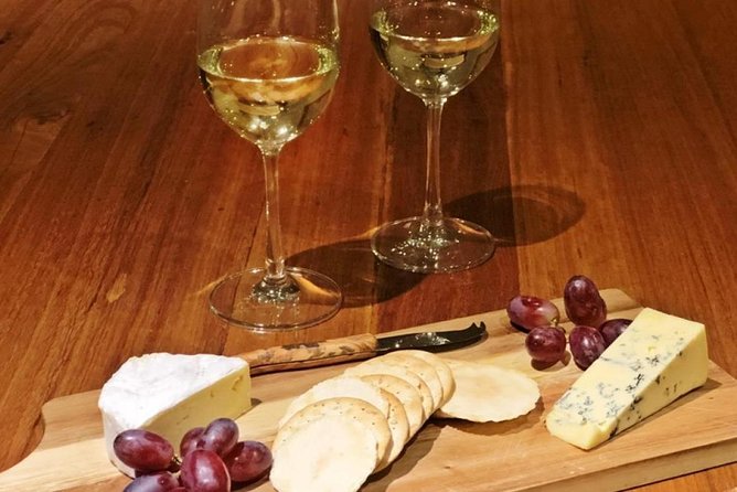 Lake Wanaka 1-Hour Cruise Including Wine and Cheese - Setting Out From Wanaka’s Waterfront at 5:30 pm