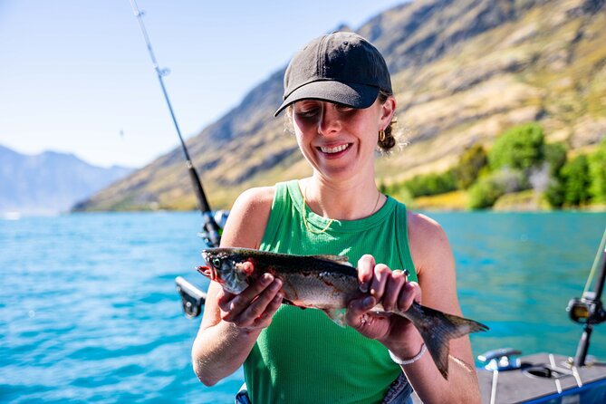 Lake Wānaka: 3 hour Fishing Adventure by Boat - Three hours of alpine views between the bites