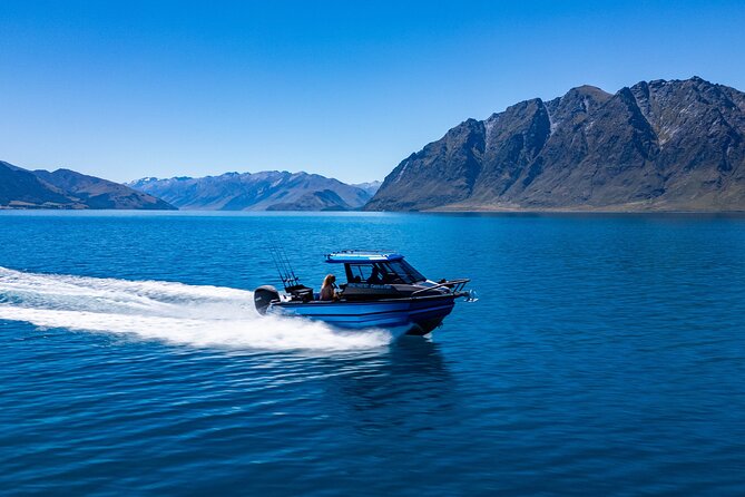Lake Wānaka: 3 hour Fishing Adventure by Boat - Trolling for trout and salmon with downriggers