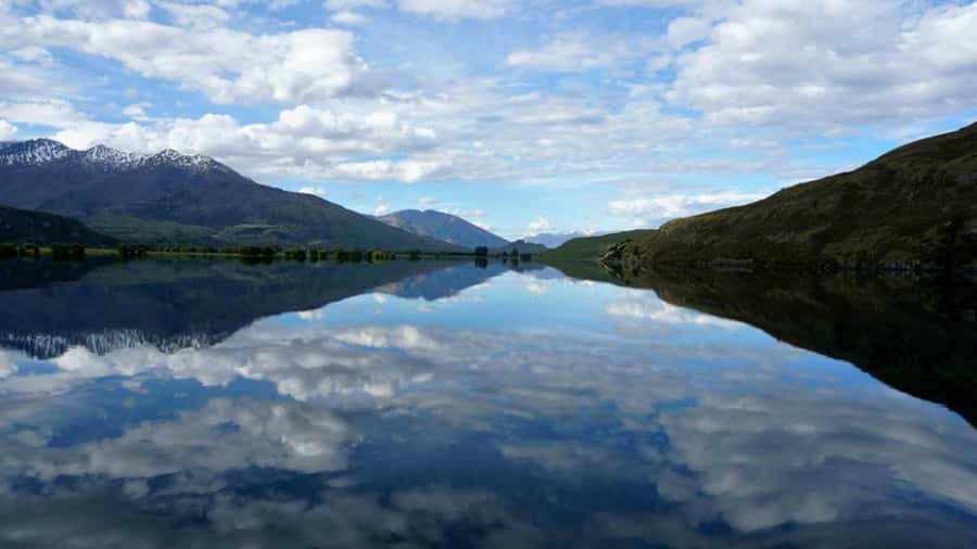 Lake Wanaka Happy Hour Cruise - What the hour on Lake Wanaka feels like