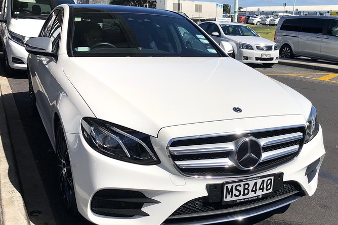 Luxury Airport transfers in Auckland - The ride into Auckland CBD