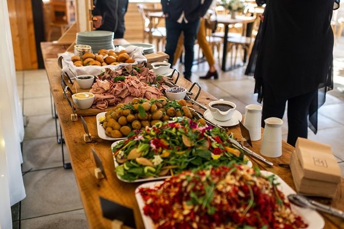 Luxury Private Auckland Wine & Beach Tour with Lunch - Is $526.87 per person a fair price?