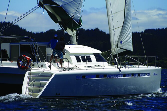 Luxury Sailing - Māori Rock Carvings - Taupo Sailing Adventures - The first hour on Lake Taupō