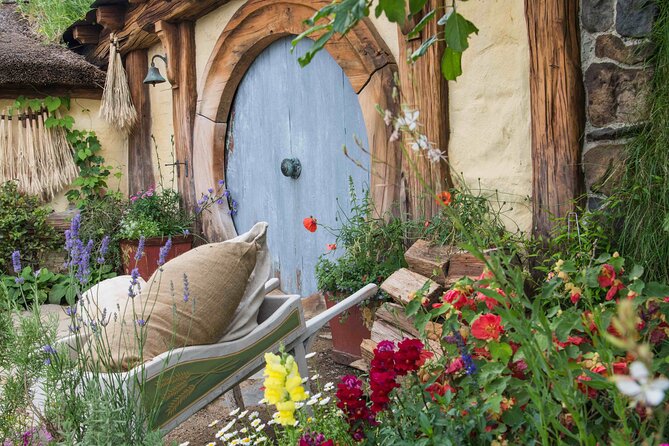 Magical Hobbiton: Small-Group Guided Tour from Auckland - The Green Dragon Inn, Bag End, and the best photo stops