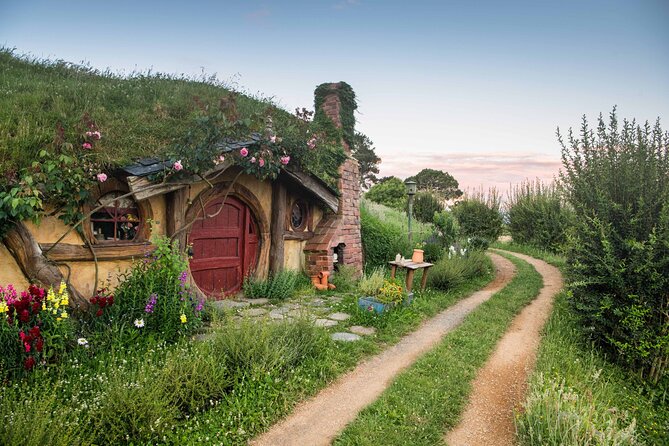 Magical Hobbiton: Small-Group Guided Tour from Auckland - Leaving Auckland before the city wakes up