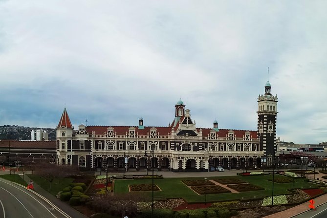 Mainland Peninsula Tour - A quick look at the University of Otago