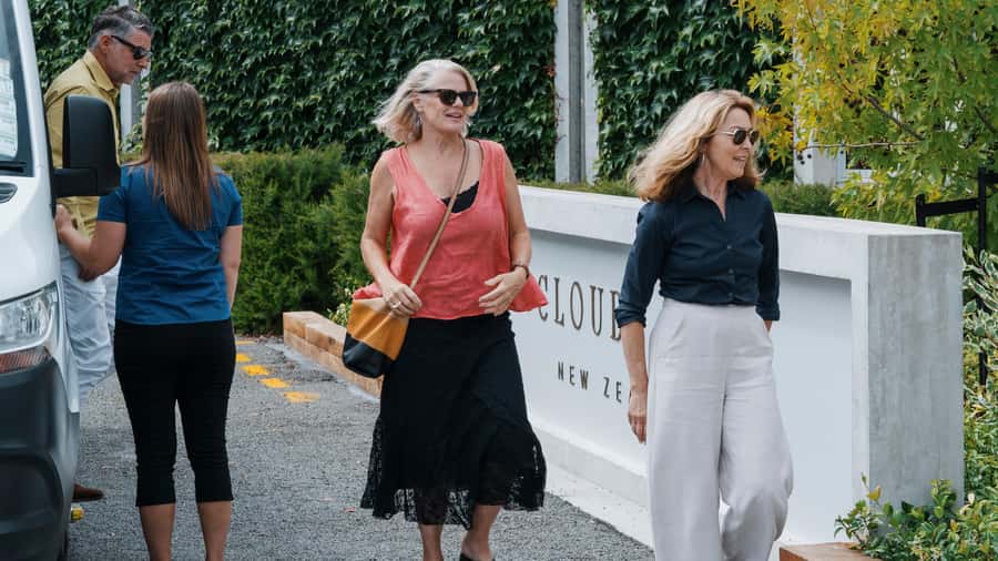 Marlborough: Full-Day Wine and Seafood Tour with Cruise - Lunch before the boat