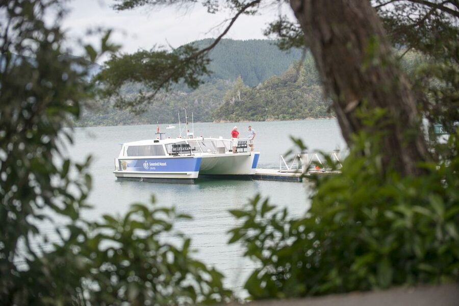 Marlborough Sounds: Greenshell Mussel Cruise - Commentary, history, and marine farming