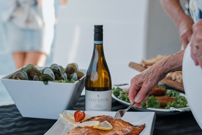 Marlborough Sounds Greenshell Mussel Tasting Cruise - Commentary, seating, and the best place to sit