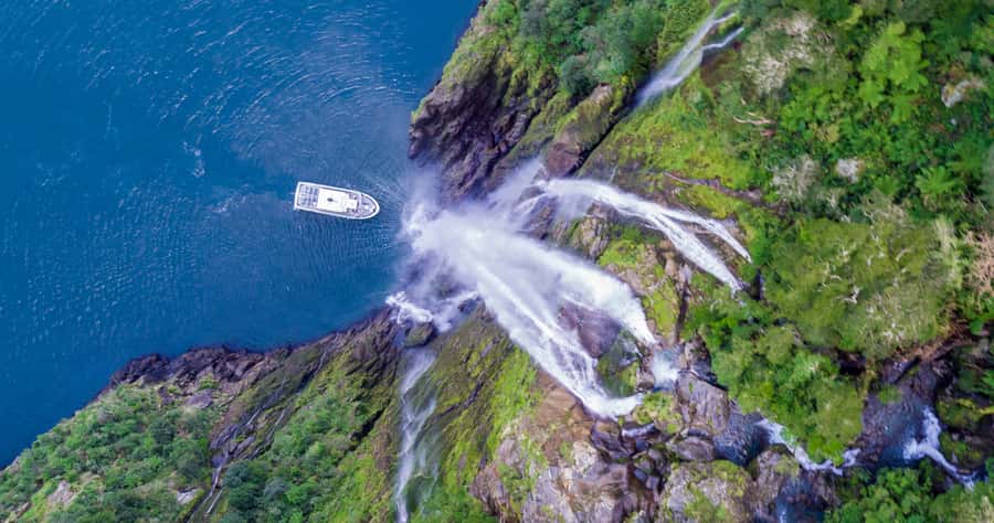 Milford Sound: Boutique Small-Boat Cruise - Mitre Peak and Sinbad Gully set the scene