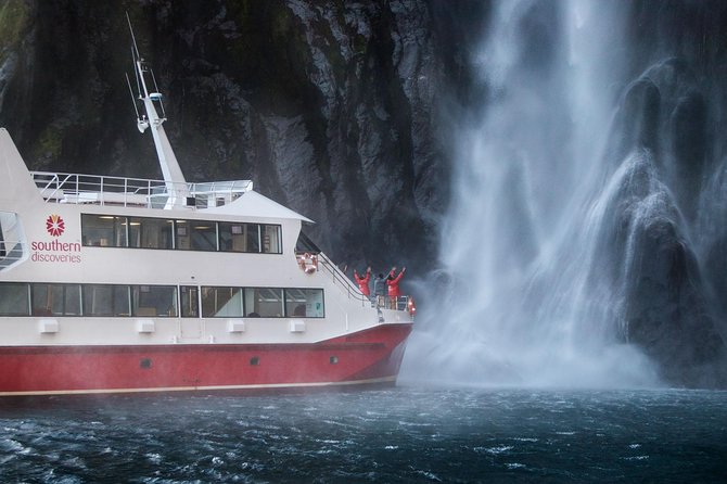 Milford Sound Coach & Cruise from Queenstown: Panoramic Views - Two hours on Milford Sound