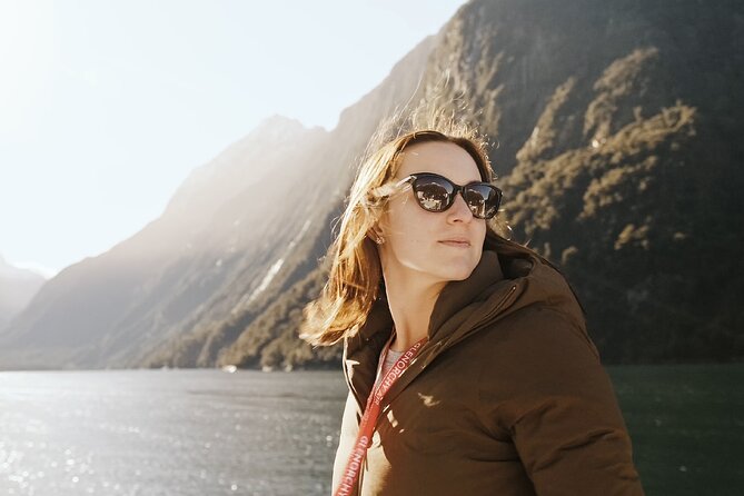Milford Sound Day Tour with Scenic Cruise from Queenstown - Finding the best place on the boat