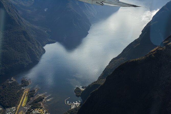 Milford Sound Flight and Cruise ex Queenstown (incl Lunch) - Why the return flight is worth paying attention to